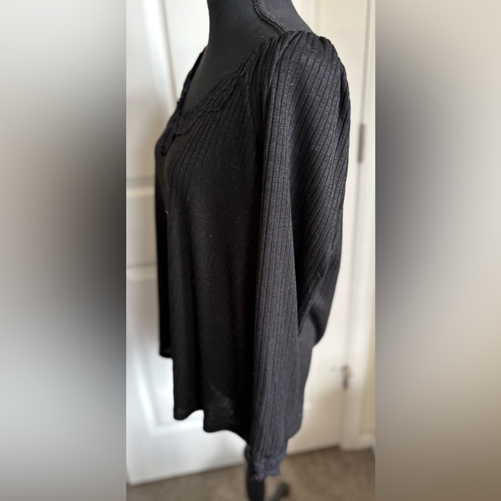 BloomChic Black Ribbed Lace Top - Picture 2 of 9